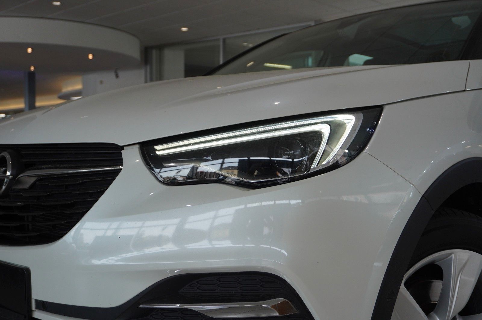 Fahrzeugabbildung Opel Grandland (X) 1.2T INNOV. NAVI/LED/KAMERA/PANO.