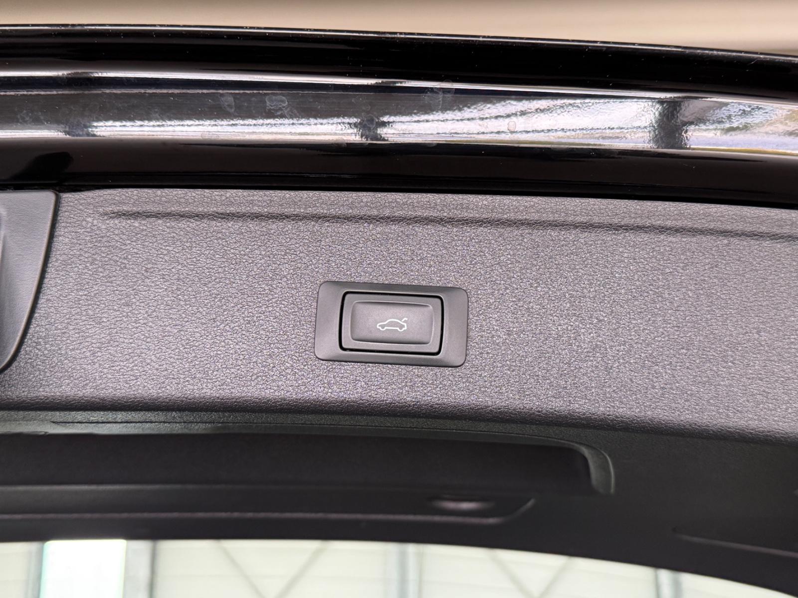 Audi A4 AUT ACC AHK RKAM NAVI Massage SH CarPlay USB