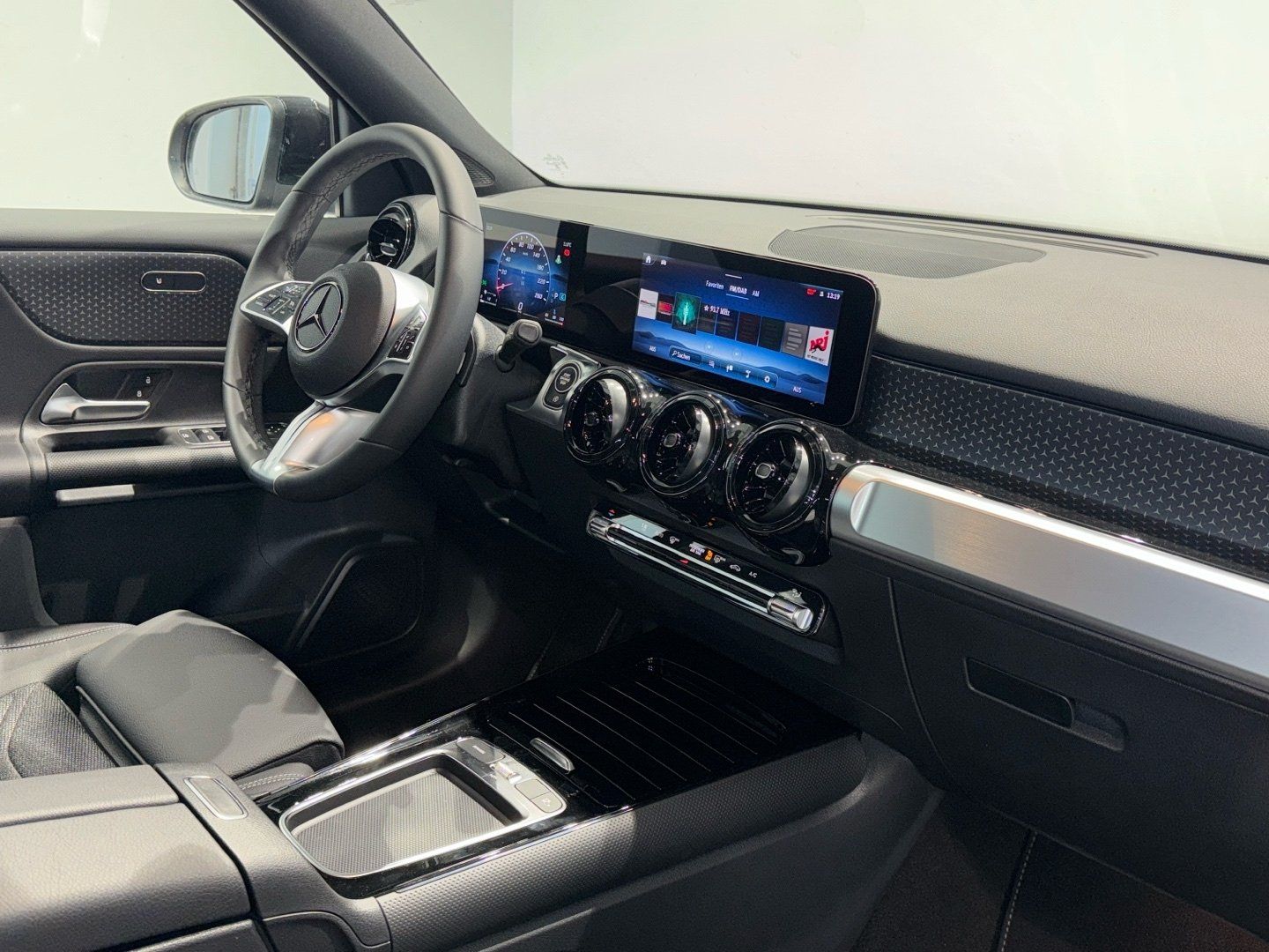 Mercedes-Benz GLB 200 d Rückfahrkamera Totwinkel Carplay LED foto 13