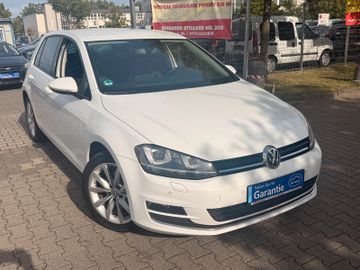 Volkswagen Golf - 1