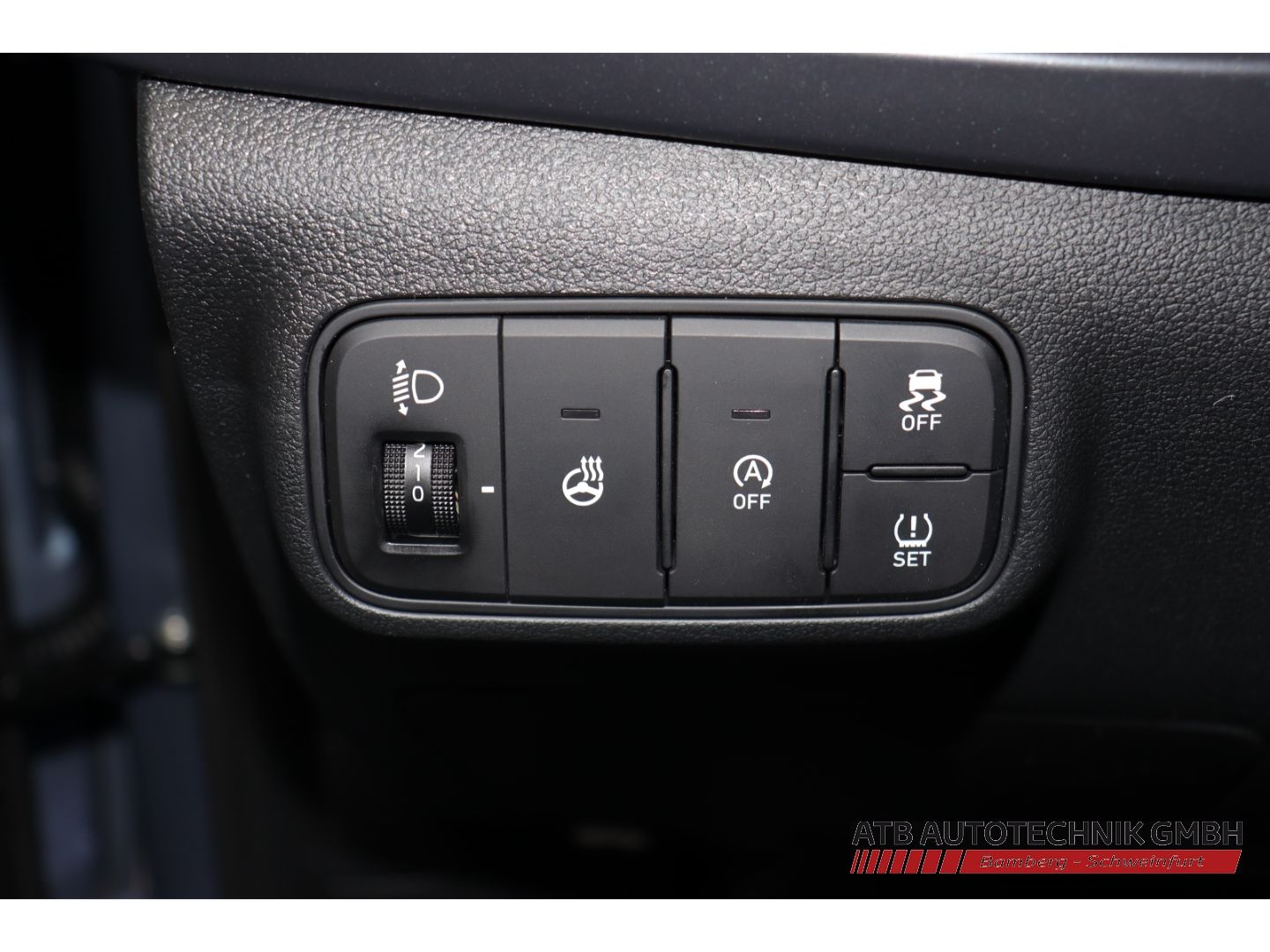 Fahrzeugabbildung Hyundai i20 Trend MY25 1.0 T-GDI 100 PS 6-MT 2WD Navi Ap