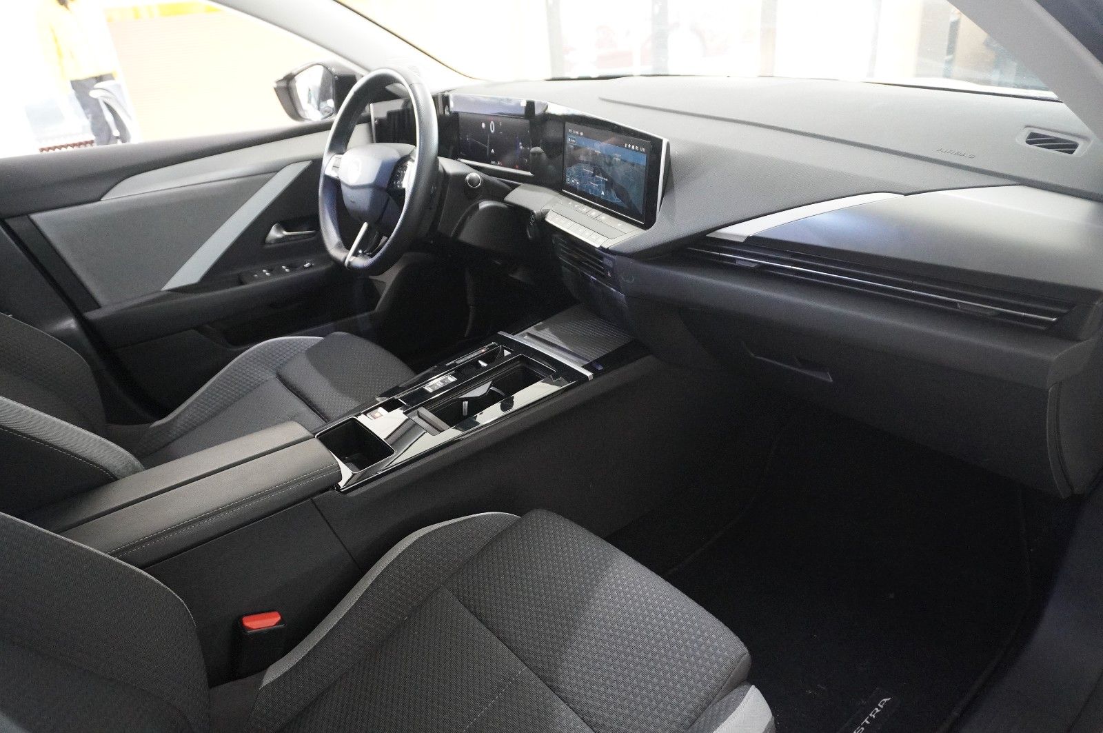 Fahrzeugabbildung Opel Astra L ST 1.5D EDITION NAVI/LED/KAMERA/SHZ/DAB+