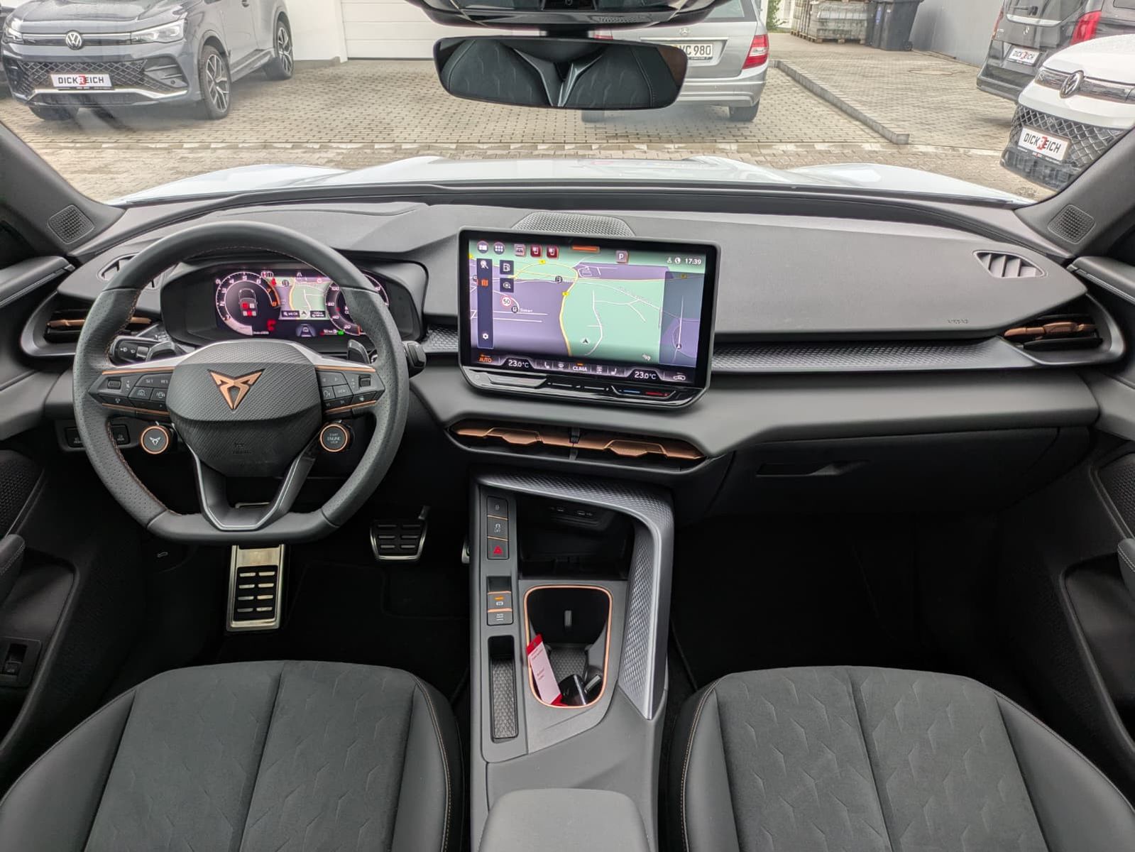 Fahrzeugabbildung CUPRA Terramar 2.0 TSI 4D VZ HUD*MATRIX*PANO*DCC*20"