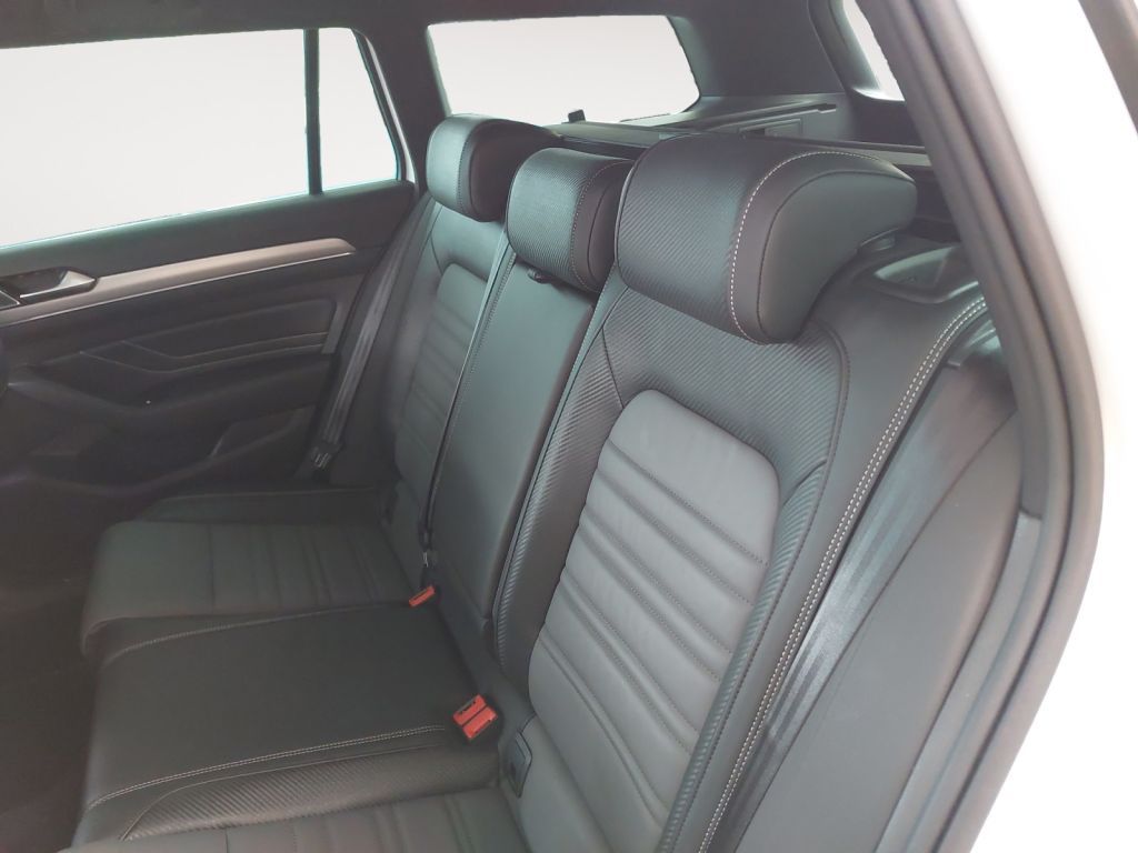 Fahrzeugabbildung Volkswagen Passat Variant 2.0 TDI DSG 4Motion Elegance R-Li