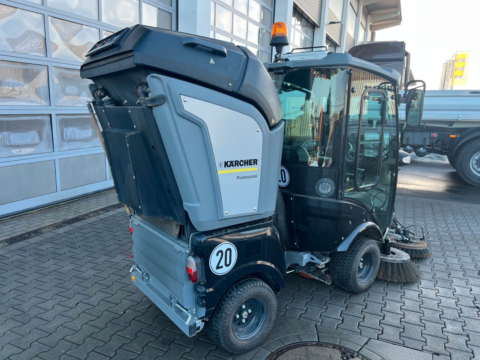 Fahrzeugabbildung Kaercher MIC C /  nur 197h! / Kehrmaschine / 2021