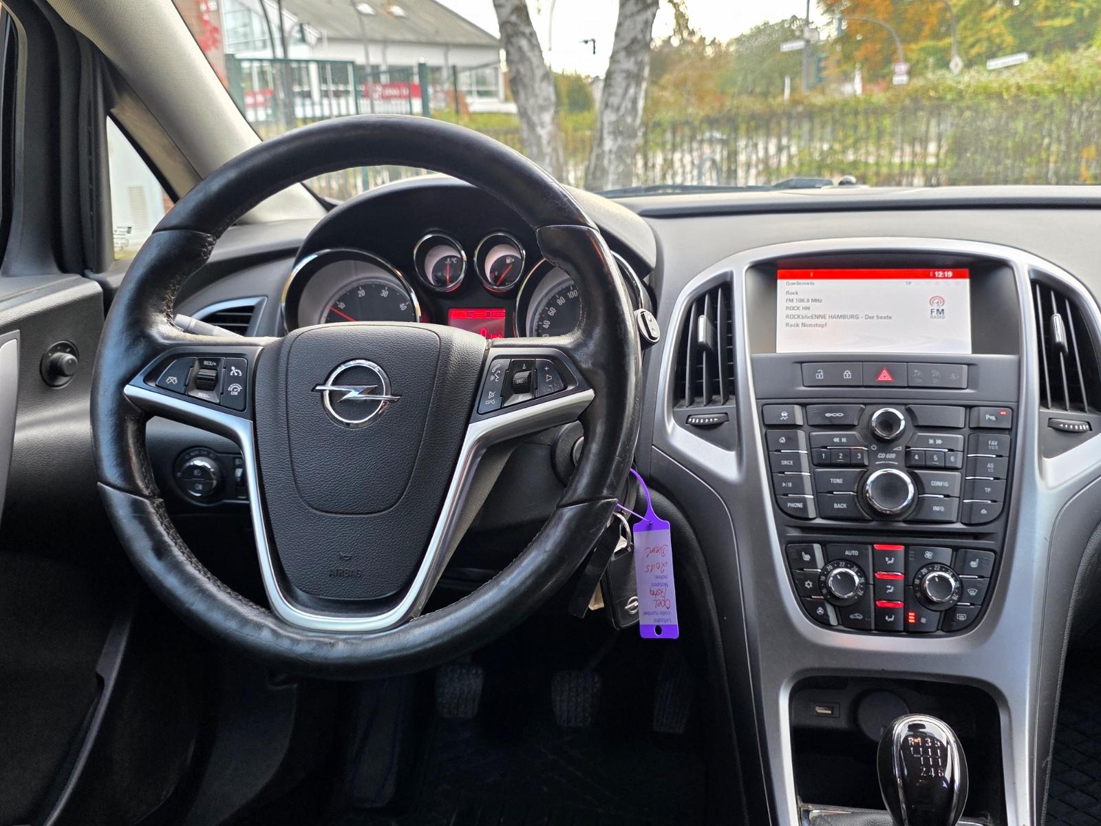 Opel Astra 2015 — photo 13
