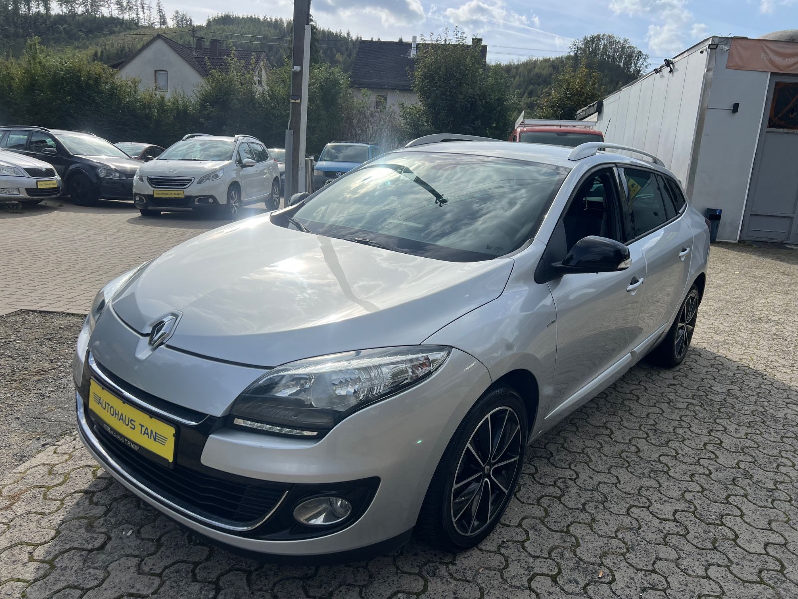 Fahrzeugabbildung Renault Megane III Grandtour BOSE Edition *KAMERA*