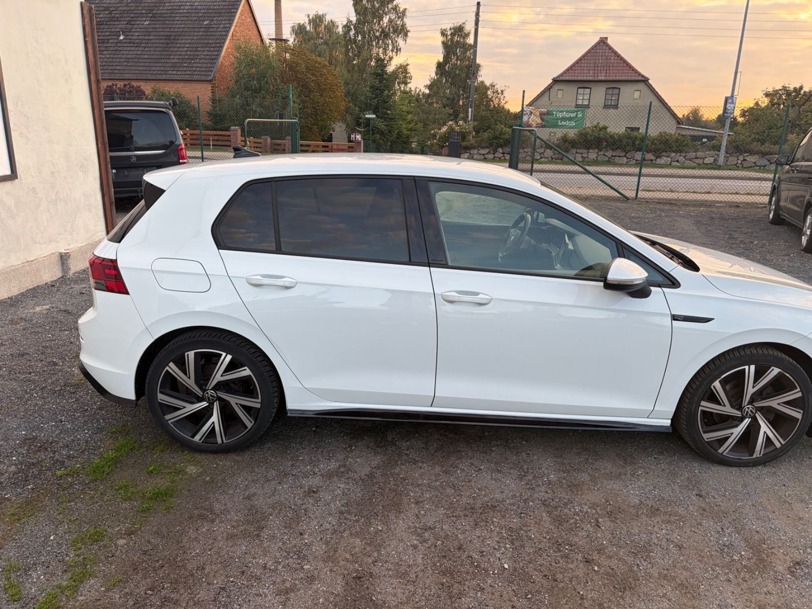 Volkswagen Golf VIII Lim. R-Line eTSI Ausweis foto 2