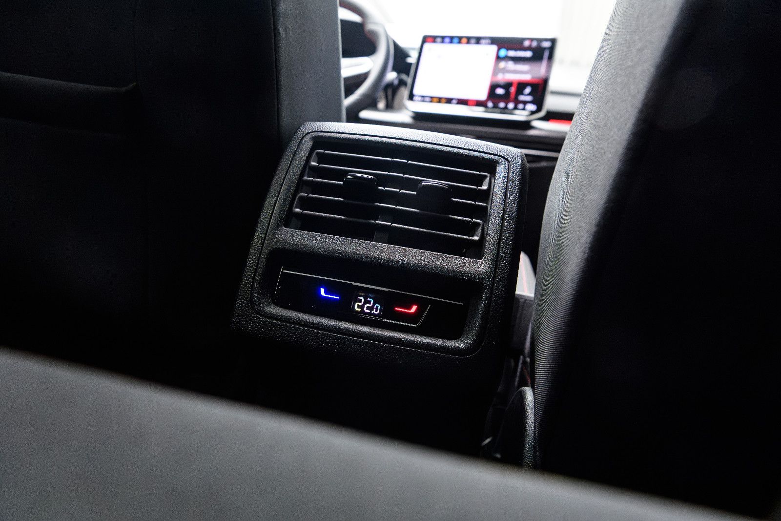 Fahrzeugabbildung Volkswagen Golf VIII GTI DSG LED+PANO+RFK+HuD+BLACK-STYLE