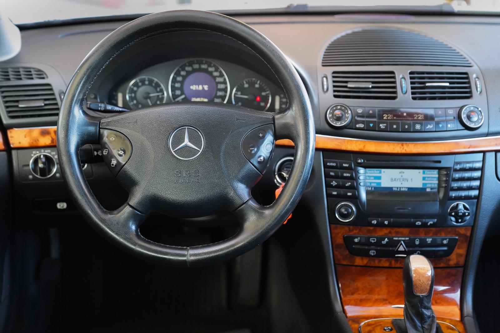 Mercedes-Benz E270 2004 — photo 10