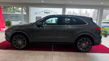 Porsche Cayenne - 2