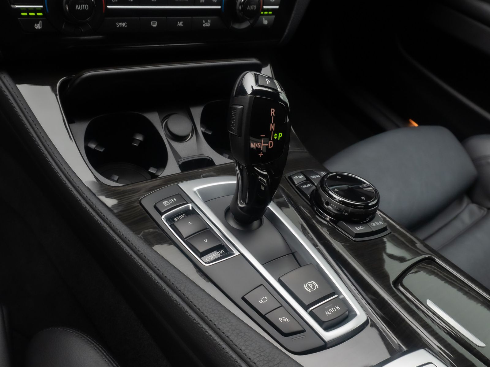Fahrzeugabbildung BMW 535i Activehybrid5 HUD DAB H/K 360&deg;Sport SoftCl