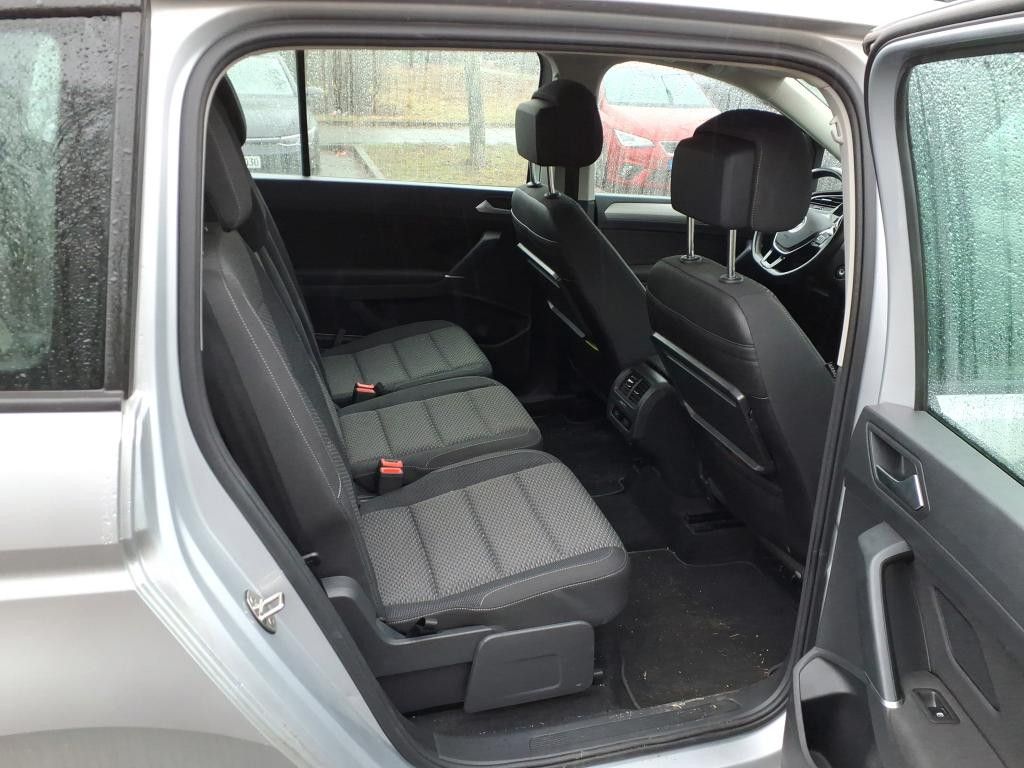 Fahrzeugabbildung Volkswagen Touran 2.0 TDI DSG Comfortline-NAVI-ACC-PDC-SHZ-