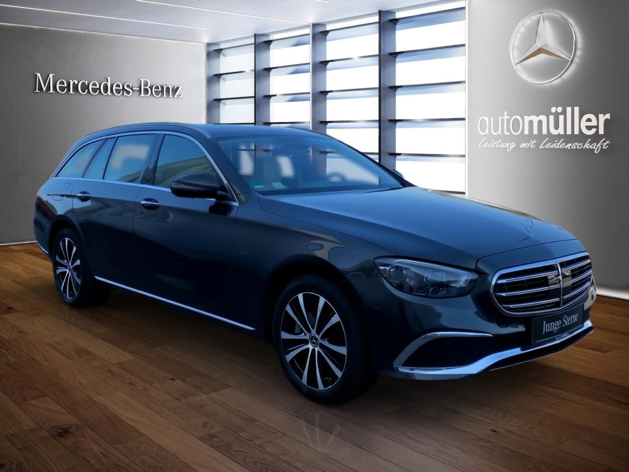 Fahrzeugabbildung Mercedes-Benz E 300de 4M T WIDESCREEN+AHK+EASYPACK+AMBIENTE+