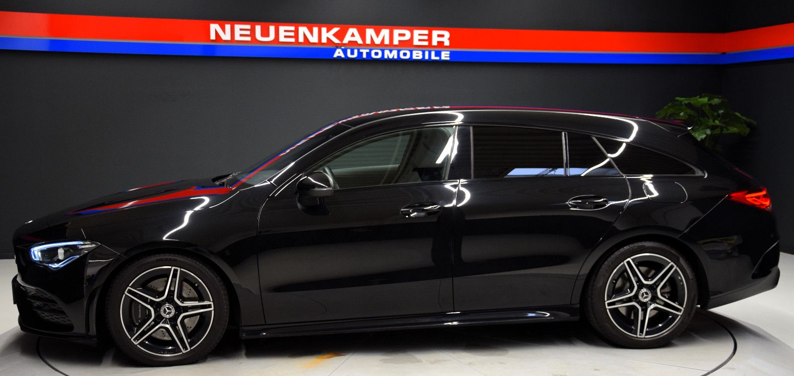 Fahrzeugabbildung Mercedes-Benz CLA 250 Shooting Brake AMG Kamera Night Tempomat