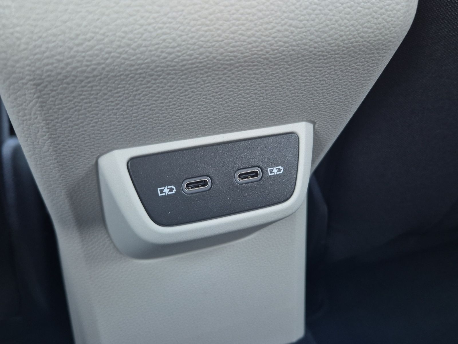 Fahrzeugabbildung Volkswagen Taigo 1.0 TSI Style DSG Matrix RFK SHZ ACC APP