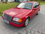 Mercedes-Benz Mercedes C 180 - gebrauchte Mercedes-Benz C 180 aus dem Jahr 1993