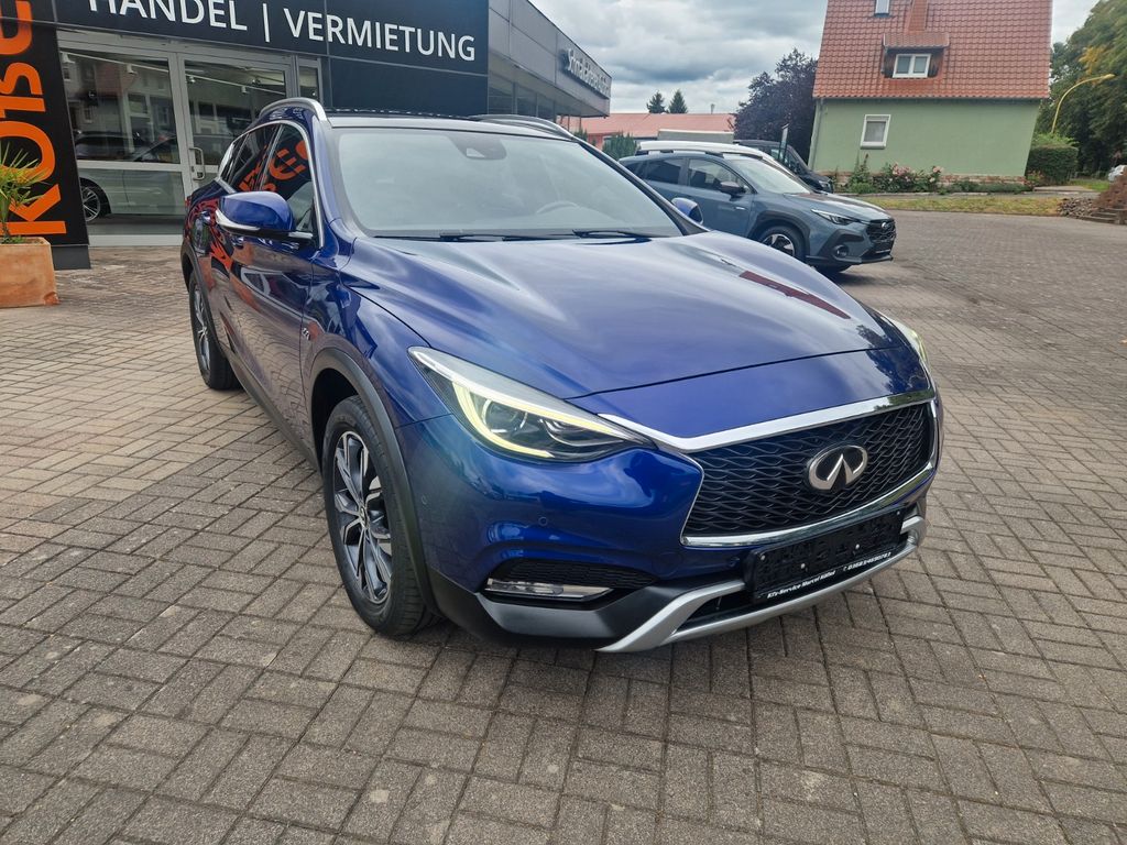 Infiniti QX30