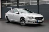Volvo S60 T5/R-Design/ACC+SPUR/4xSHZ/LHZ/KAMERA/TTW/18 - Volvo S60 Gebrauchtwagen