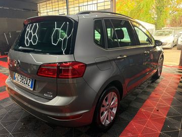 Volkswagen Golf - 10