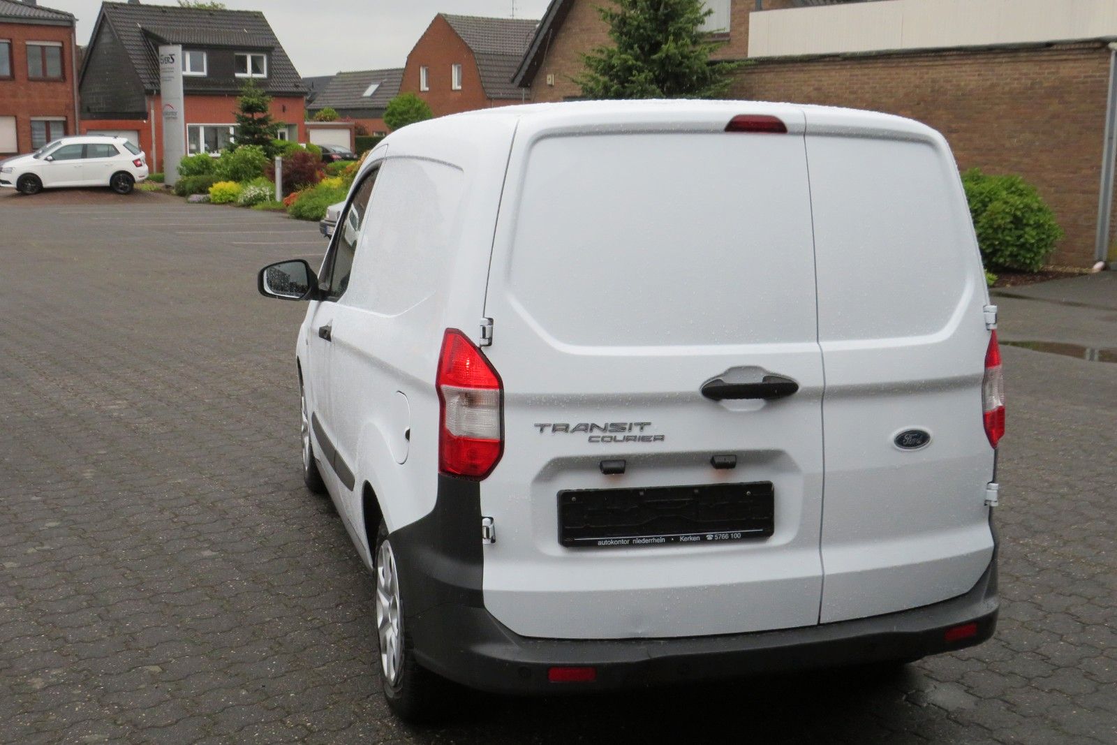 Fahrzeugabbildung Ford Transit Courier TREND NAVI SCHECKHEFT 1.HD