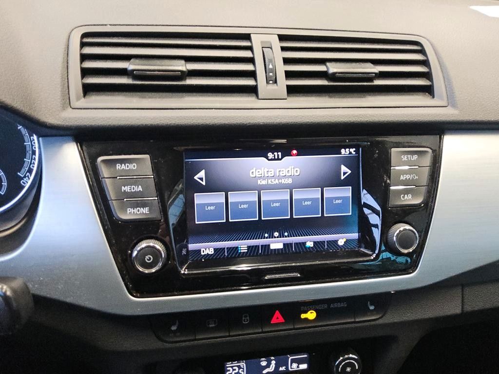 Fahrzeugabbildung SKODA Fabia Combi DSG LED KESSY SITZH. SMART-LINK 1.H