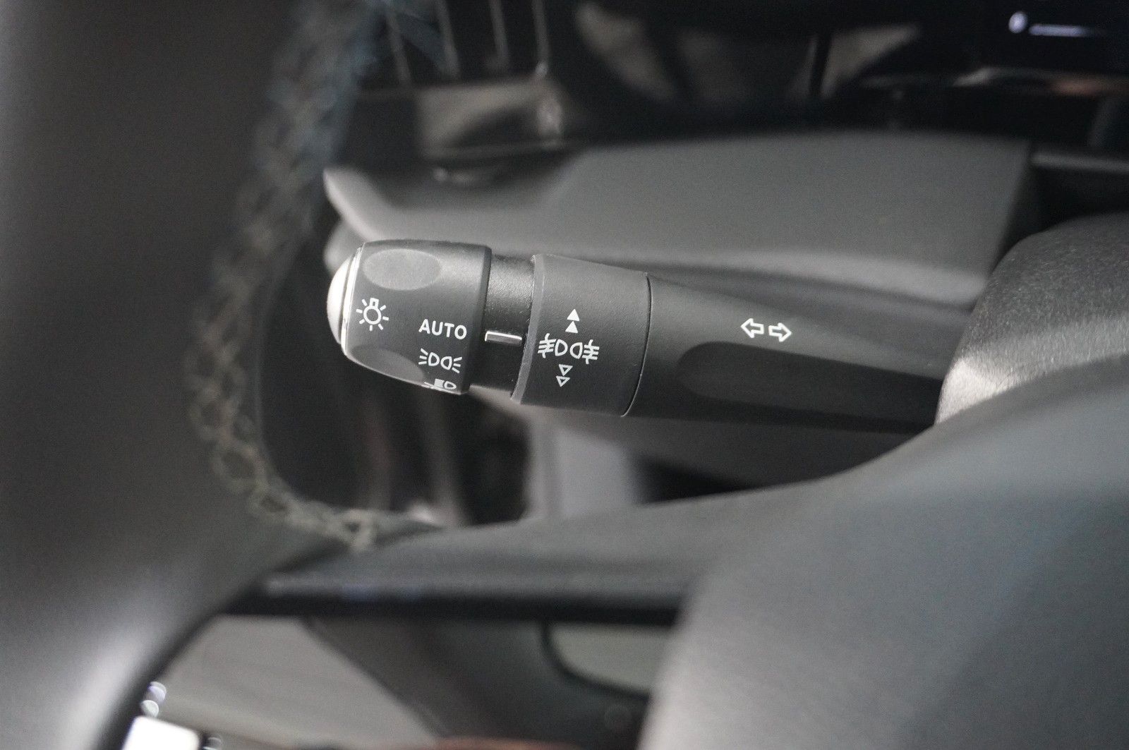 Fahrzeugabbildung Opel Astra L ST 1.2T  LED/NAVI/SHZ/ALU16/KAMERA/ALLWE