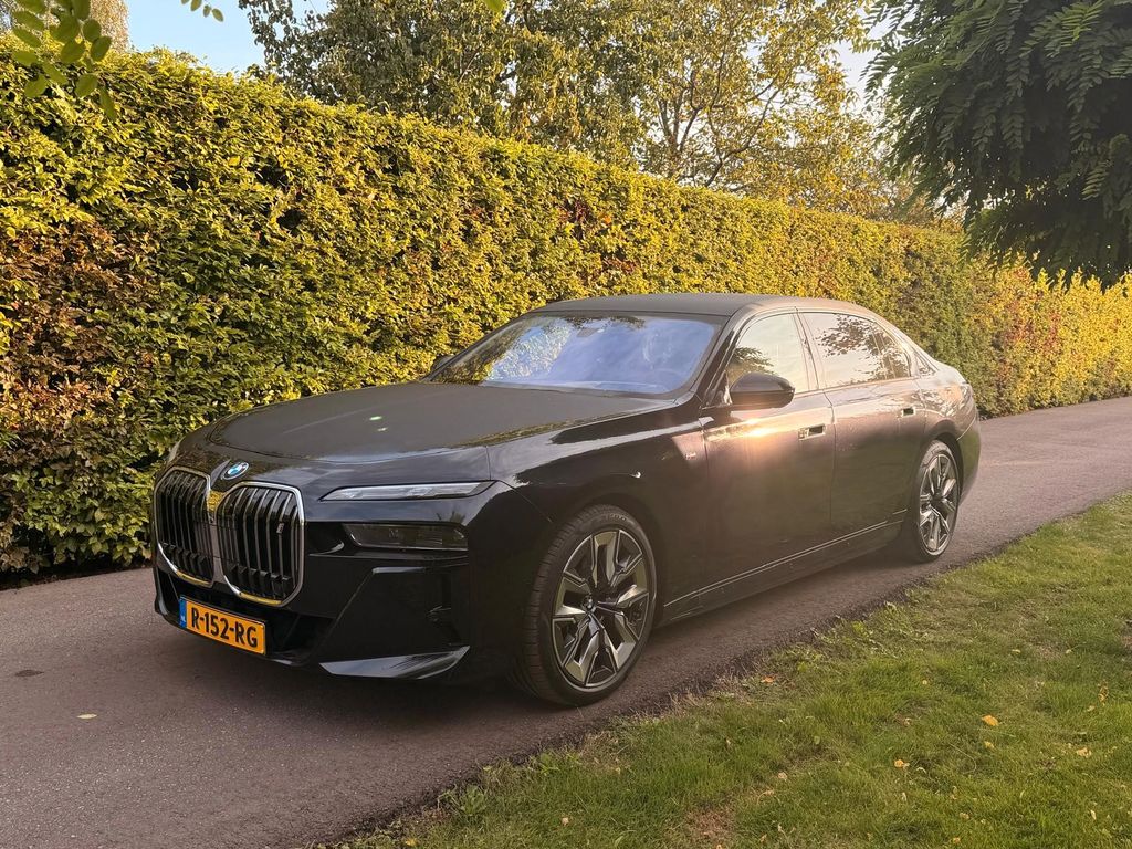 Image of BMW i7