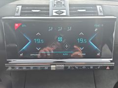 Fahrzeugabbildung DS Automobiles DS 7 1.6 E-Tense 225 EAT8 Performance Line + SHZ