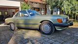 Mercedes-Benz SL 560 - Mercedes-Benz SL 560 mit Benzin-Antrieb
