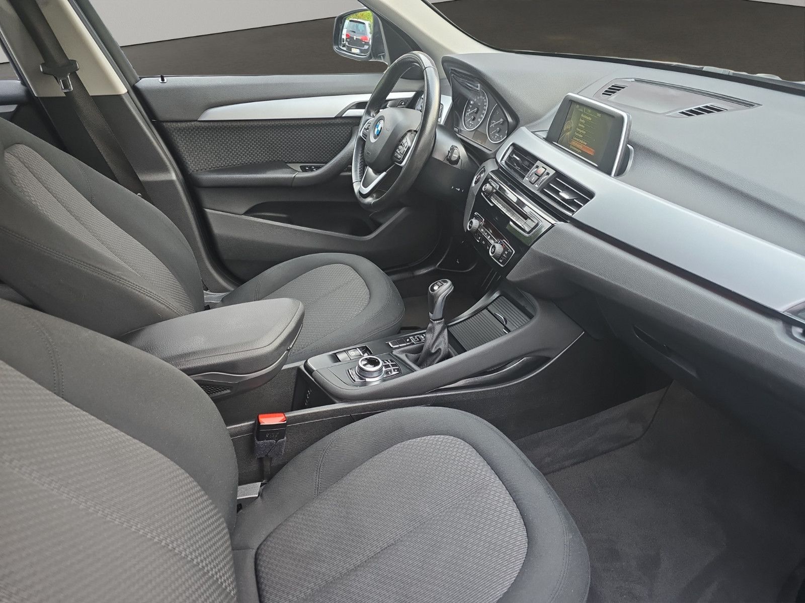 Fahrzeugabbildung BMW X1 sDrive 18d Advantage NAVI TEMPOMAT KLIMA PDC