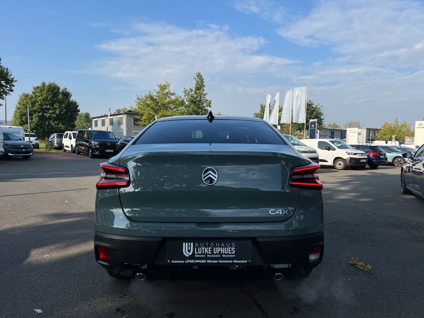 Fahrzeugabbildung Citroën C4 X Max 1.2 PureTech 130 AT8 Navi CarPlay SHZ