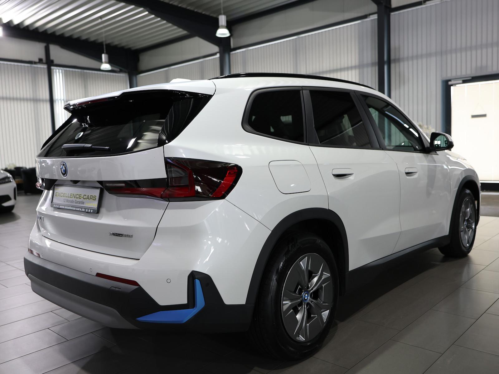 BMW iX1 30 xDrive 95,7% PREMIUM / HARMAN/KARDON, LED, миниатюра 11
