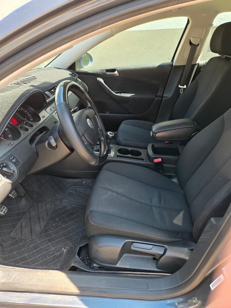 Volkswagen Passat 2008 — engine 1.896 cm³, 105 HP (77kW)