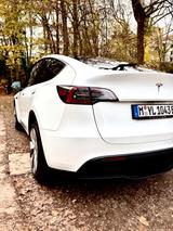 Tesla Model Y Performance Dual Motor AWD TÜV 02/2028 - Tesla Model Y in München
