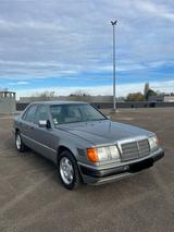 Mercedes-Benz Mercedes W124 300 TURBODIESEL - Mercedes-Benz 300 Turbo mit Diesel-Antrieb