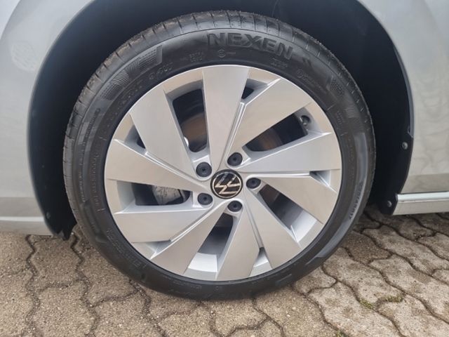 Fahrzeugabbildung Volkswagen Golf VIII 1.5 TSI STYLE AHK LED-PLUS KAMERA KLIM