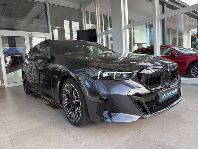 BMW 540d Touring xDrive MSPORTPRO+PANO+AHK+DR-PRO+B&amp;