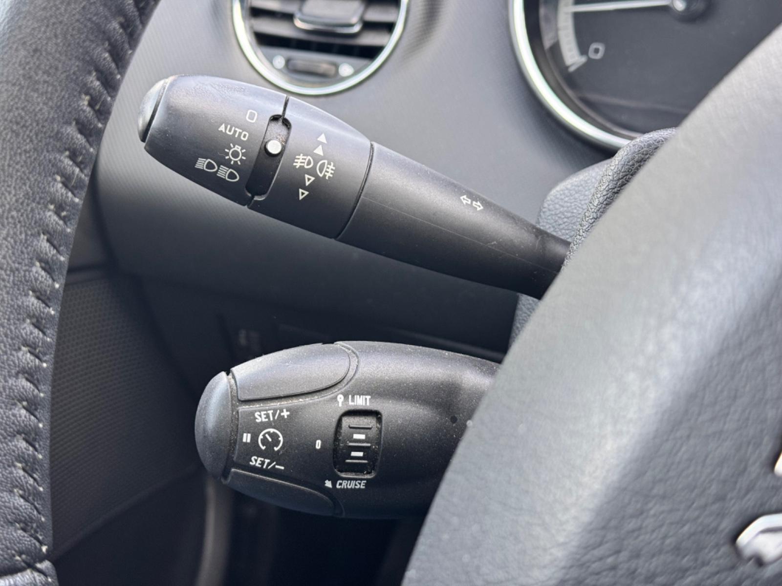 Peugeot 308 2010 — photo 17