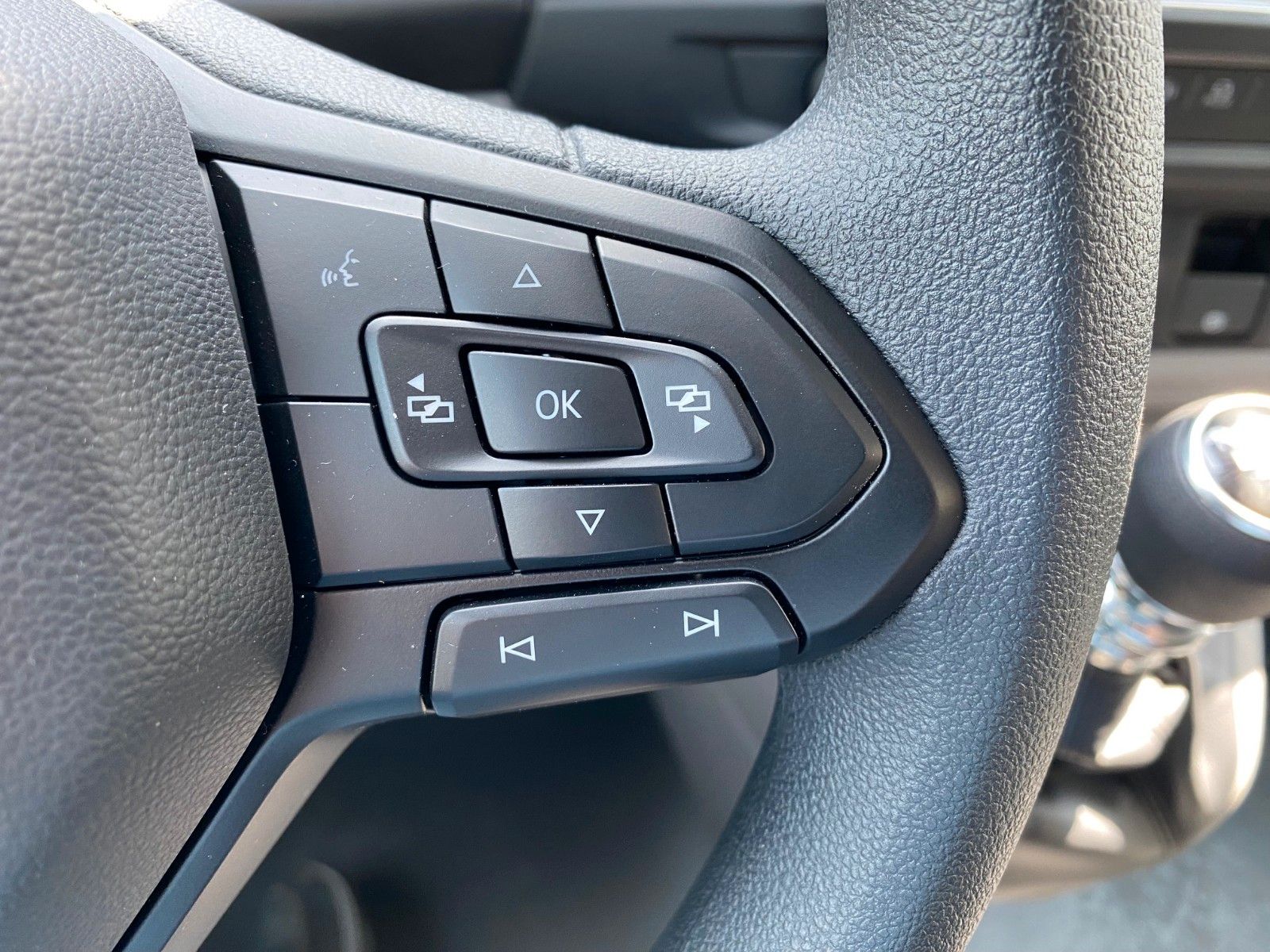 Fahrzeugabbildung Volkswagen T7 2.0 TDI+App+PDC+sofort verfügbar+2x Heckflüge