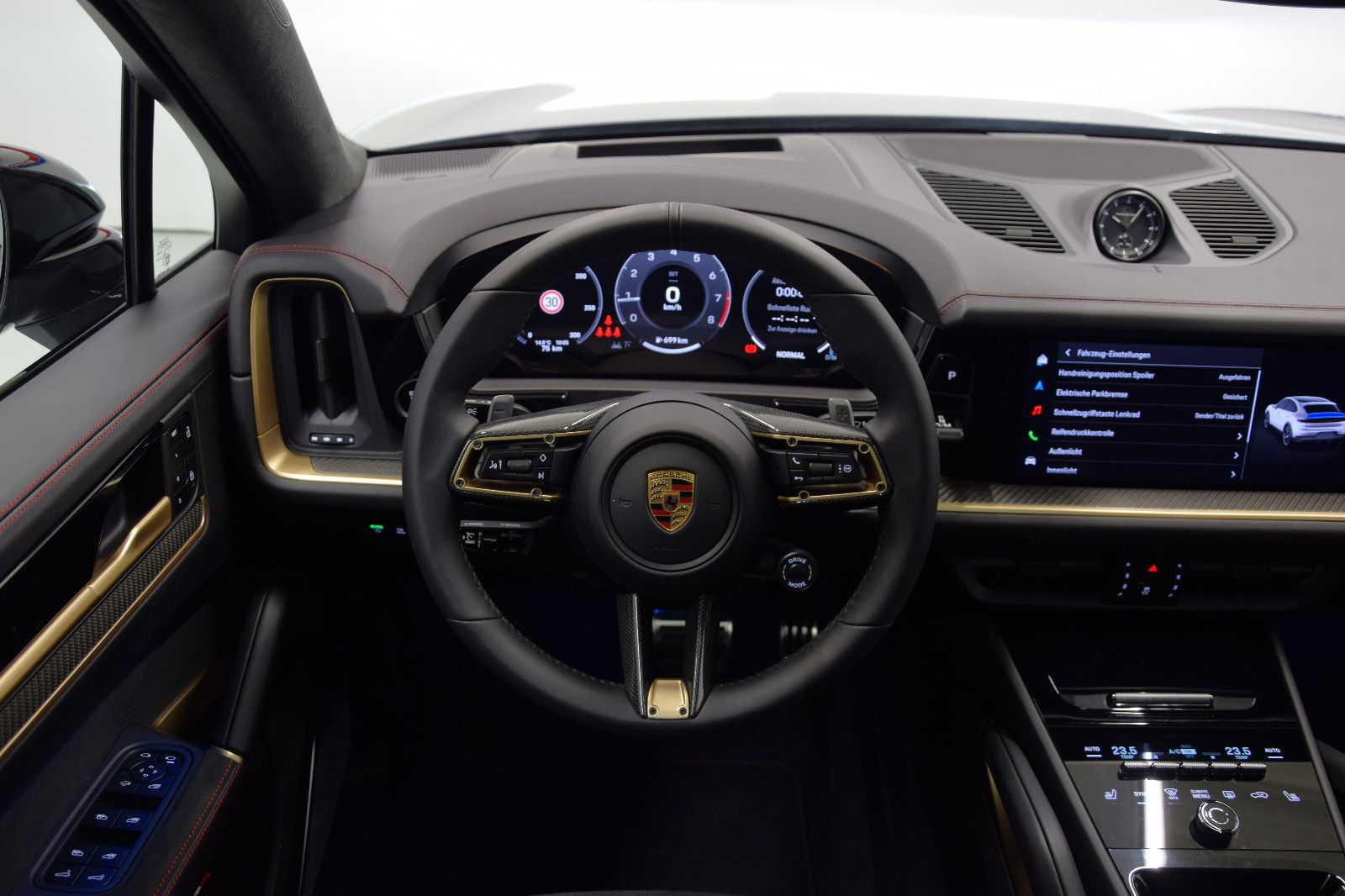 Fahrzeugabbildung Porsche Cayenne Coupe GTS Pano HinterachL. Entertai. 22