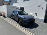 Ford Mustang Mach-E 75 kWh - Standard Range RWD - blaue Ford Mustang Mach-E