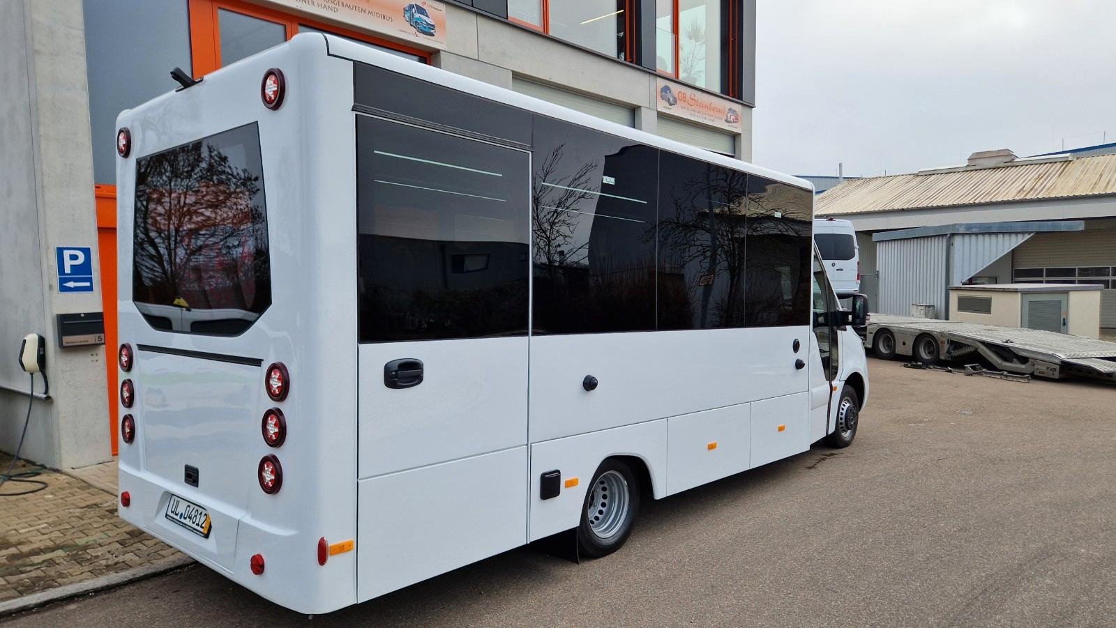Mercedes-Benz 30 Sitzer Schul- Transferbus 519 Vorlauffahrzeug