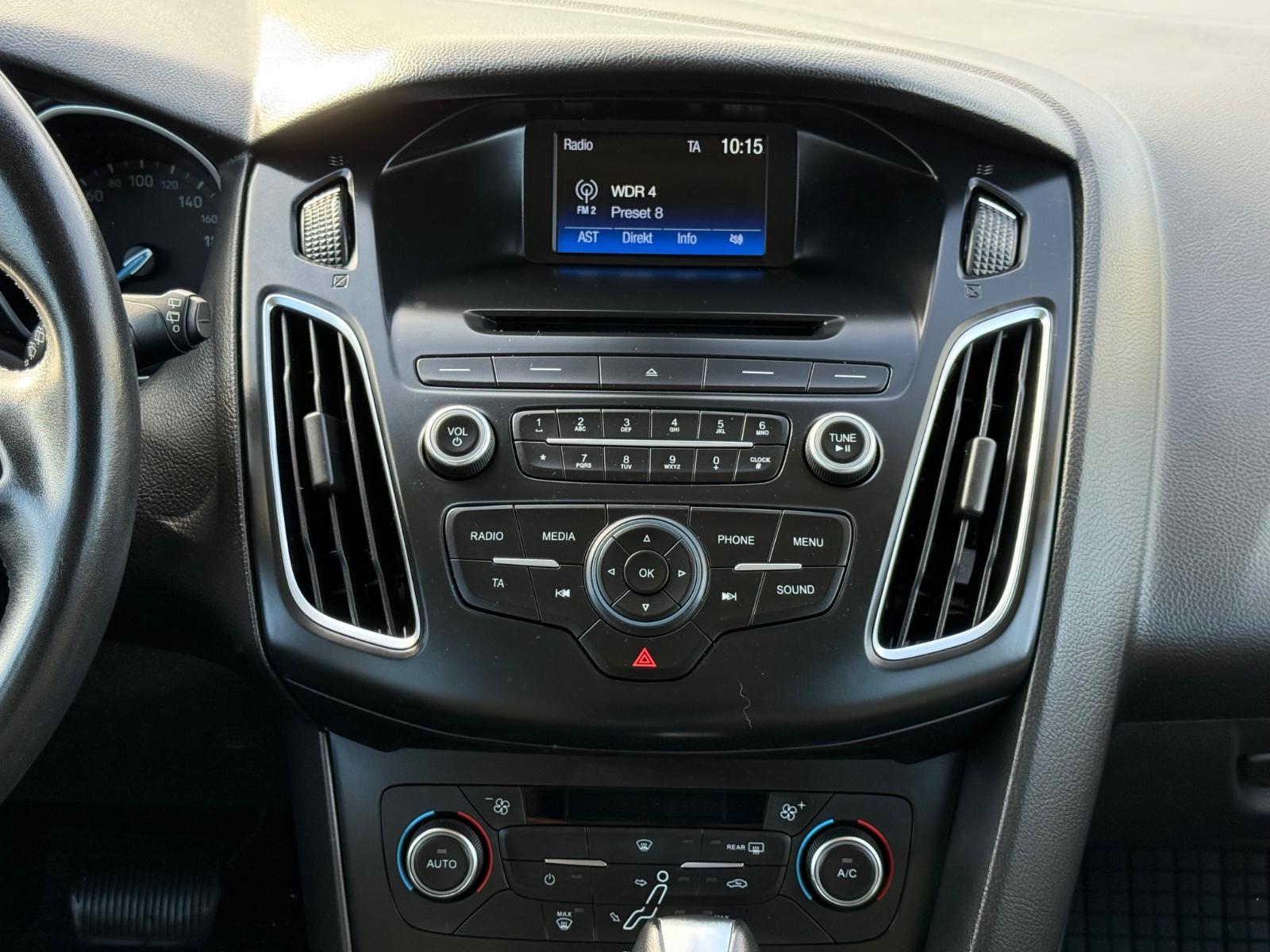 Ford Focus 1,6 Titanium Sportsitze Sport Lenkrad