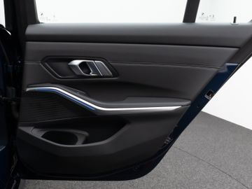 Fahrzeugabbildung BMW 320d xD Sport Line Kamera Laser HiFi AHK Komfort