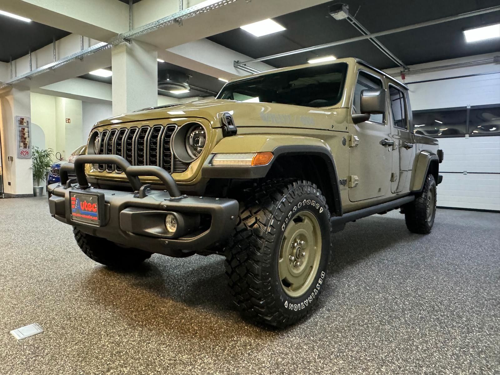 Fahrzeugabbildung Jeep GLADIATOR WILLYS '41 ED. 3.6L-V6 HARDTOP-SOFTTOP