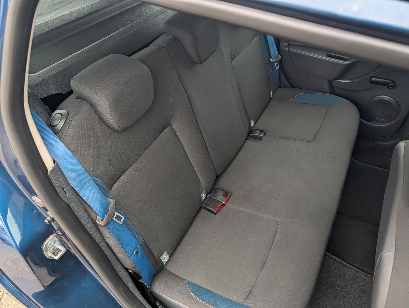 Dacia Logan 2015 — photo 20