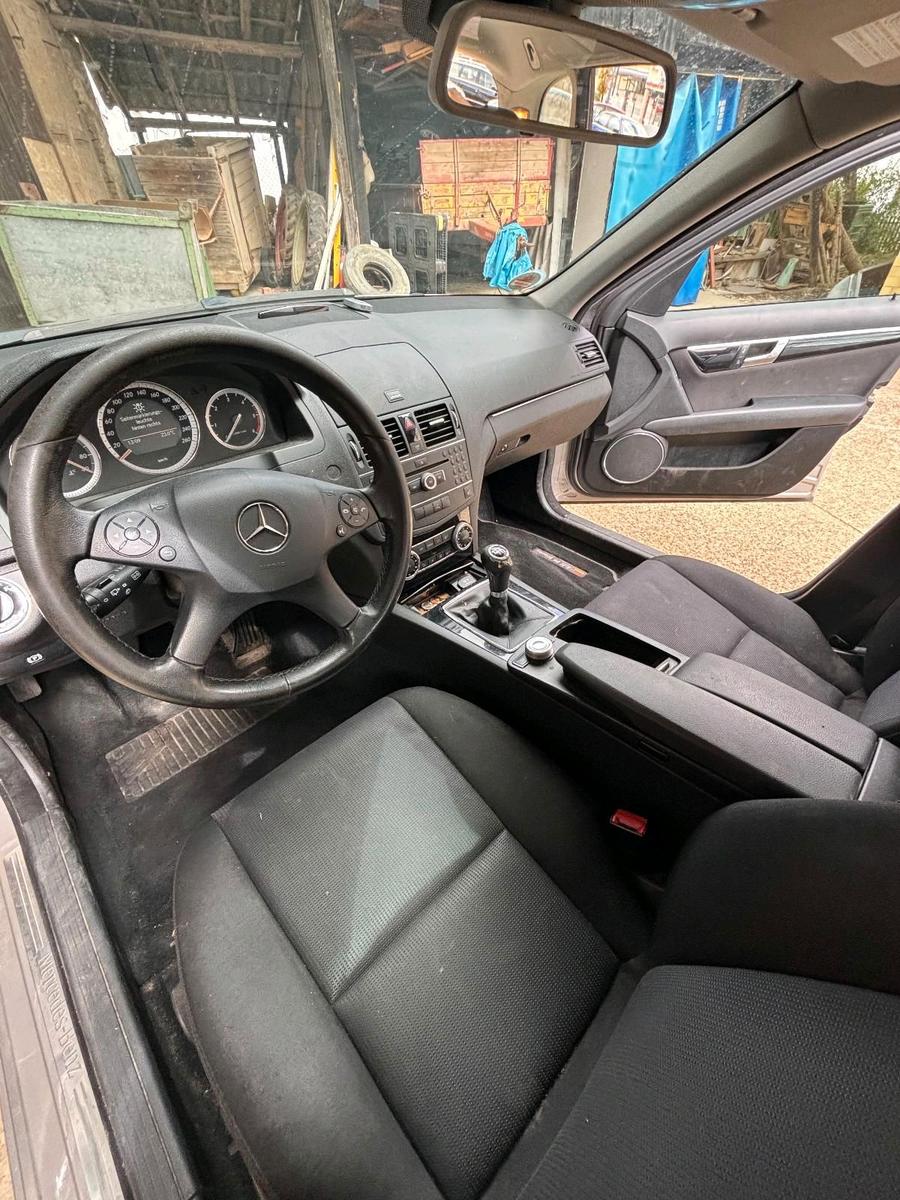 Mercedes-Benz C200 2007 — photo 12