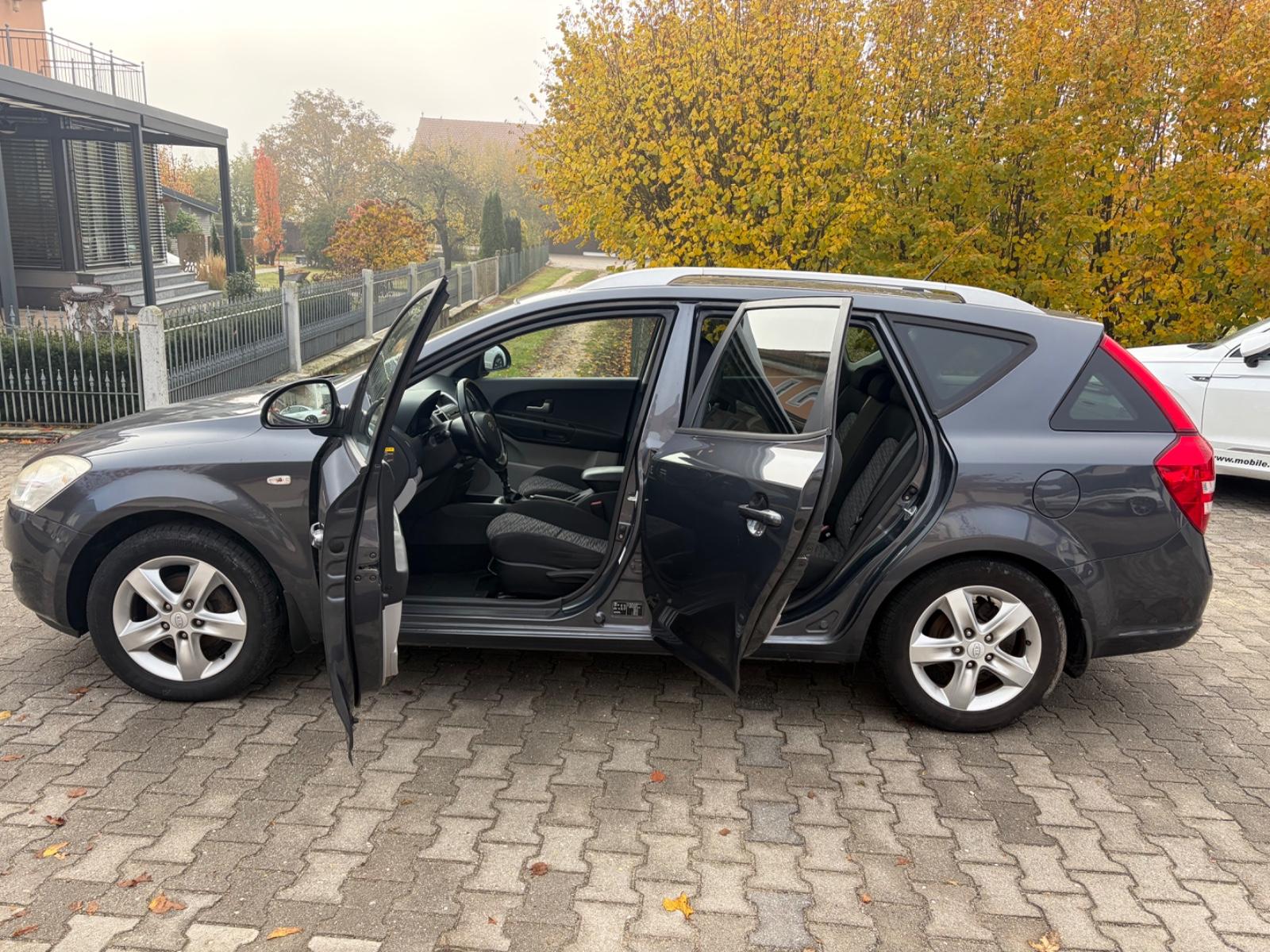 Kia cee'd 2010 — engine 1.396 cm³, 90 HP (66kW)