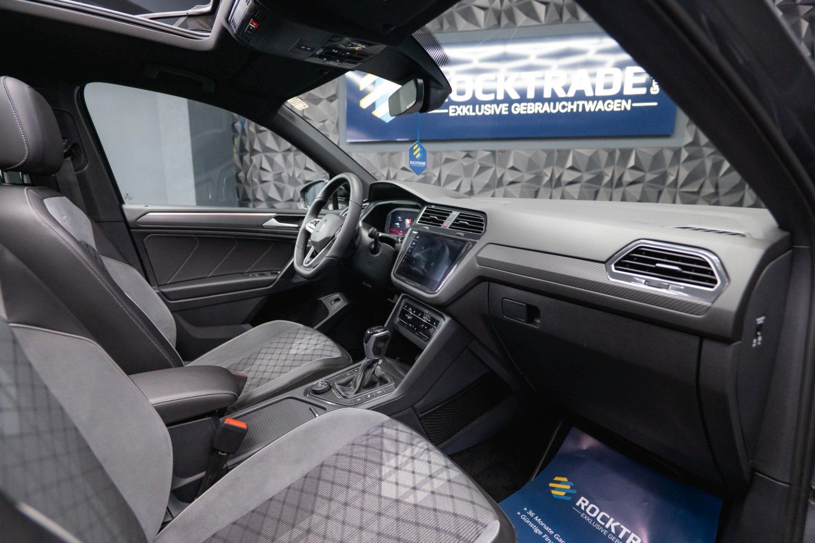 Fahrzeugabbildung Volkswagen Tiguan Allspace R-Line 4Motion HUD | PANO | ACC